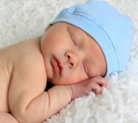 Sortir son bébé : à quel âge et dans quelles conditions faut-il le faire